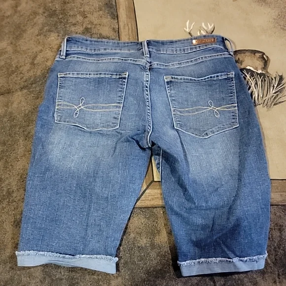 Levis skinny shorts womens - Picture 4 of 4